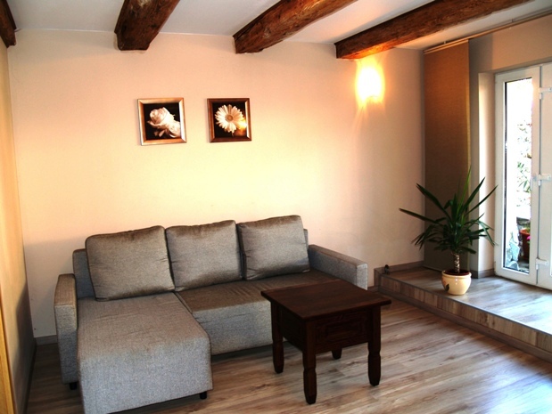 Poze din curte.Casa Romanita II Aici puteti vedea curtea pensiunii Casa-Romanita II din Romania.